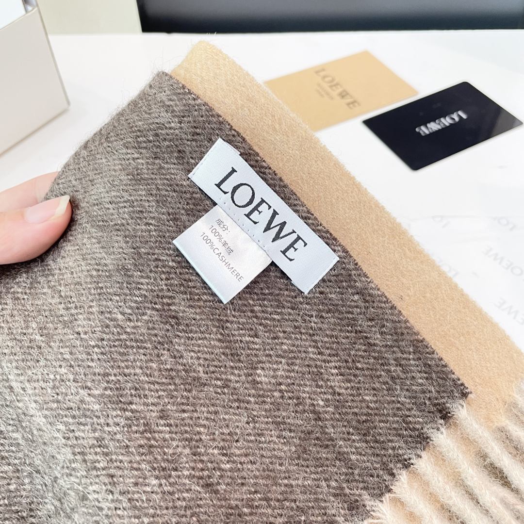 Loewe罗意威今年最新的订单(讲真，送人自用百分推荐)SviP推荐(自留.品质绝对放心).真心觉得可以