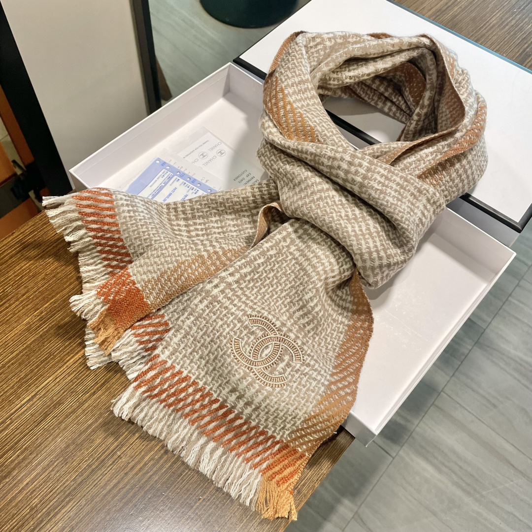 新款 搭配利器🆕🆕 香奈儿系列货 专供viP 产品 ♥顶级苏格兰进口绵羊毛 纹路织法使围巾赋有弹性且柔软