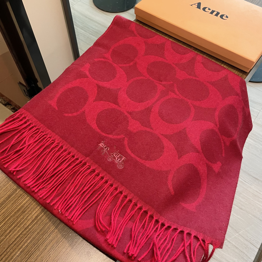 高版本✨【经典款】COACH经典 蔻驰披肩也太好看了吧！不仅有颜值还有品质，羊绒，手感超级软糯和舒服，尺