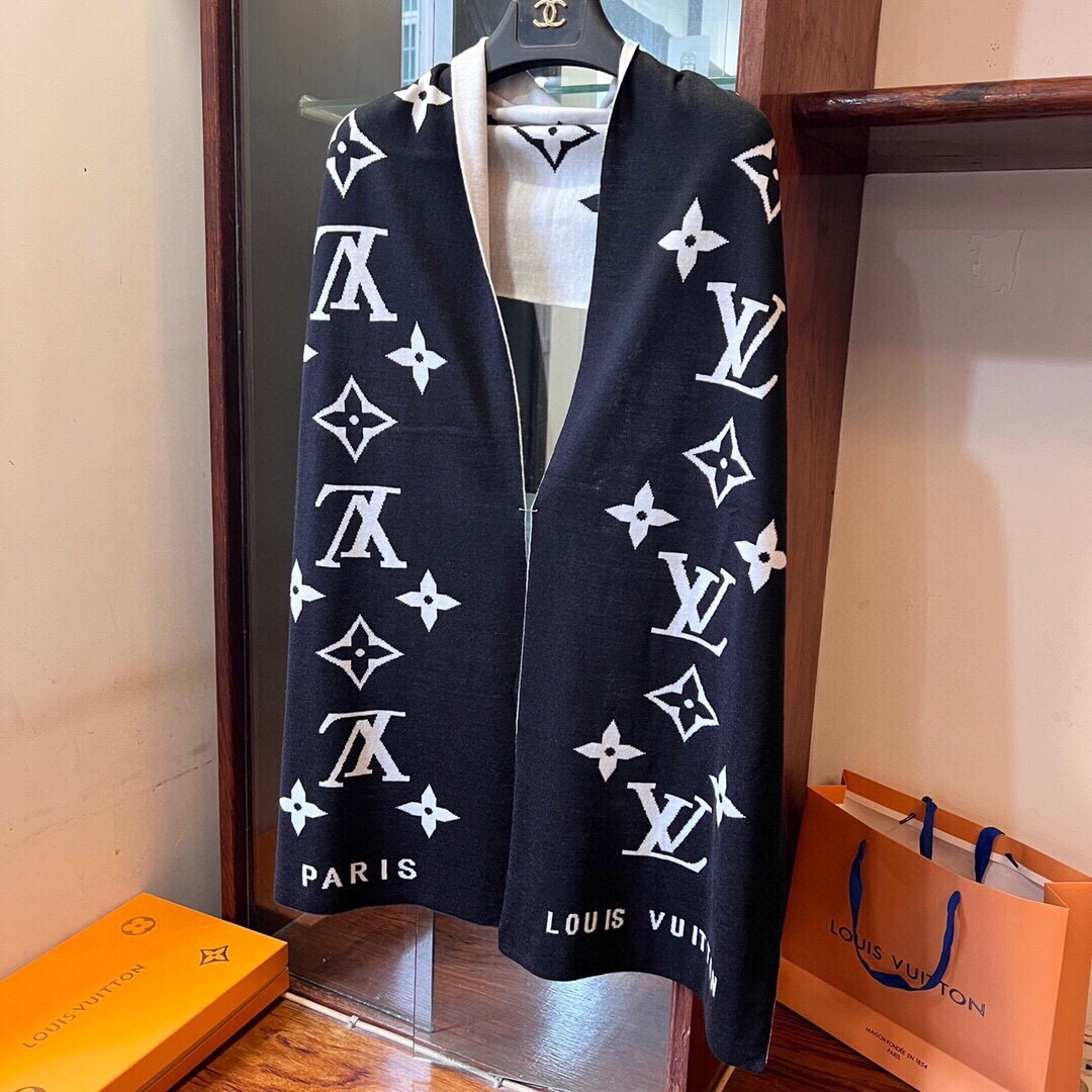 我们的男款围巾且买且珍惜~~男款真的很少，一年也就出几款，都是出口订单所以比较难遇。男人的东西讲究少而精