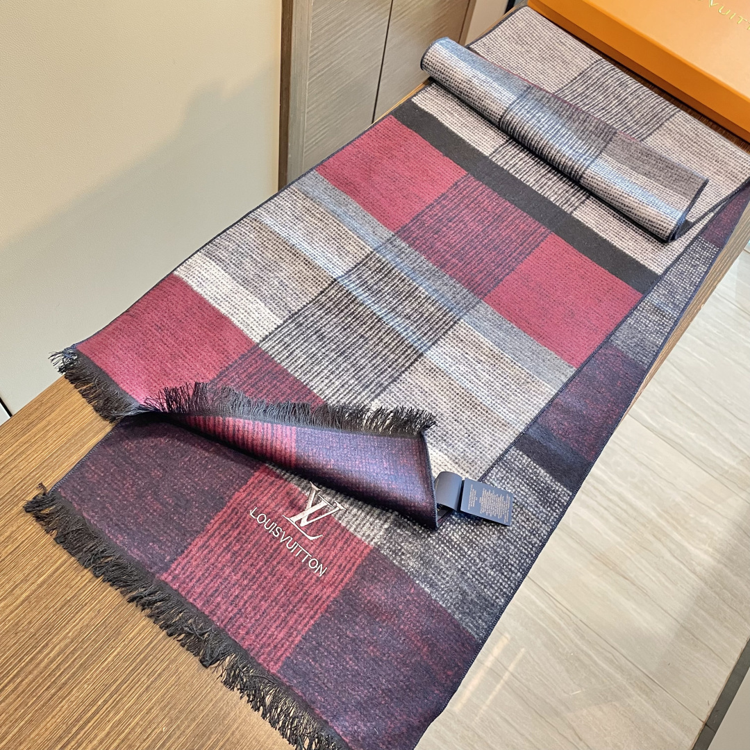 超级大爆款专柜同步 经典设计完美，若隐若现的lv标志，强烈推荐手慢无‼️千万别去专柜买‼️代购就要380