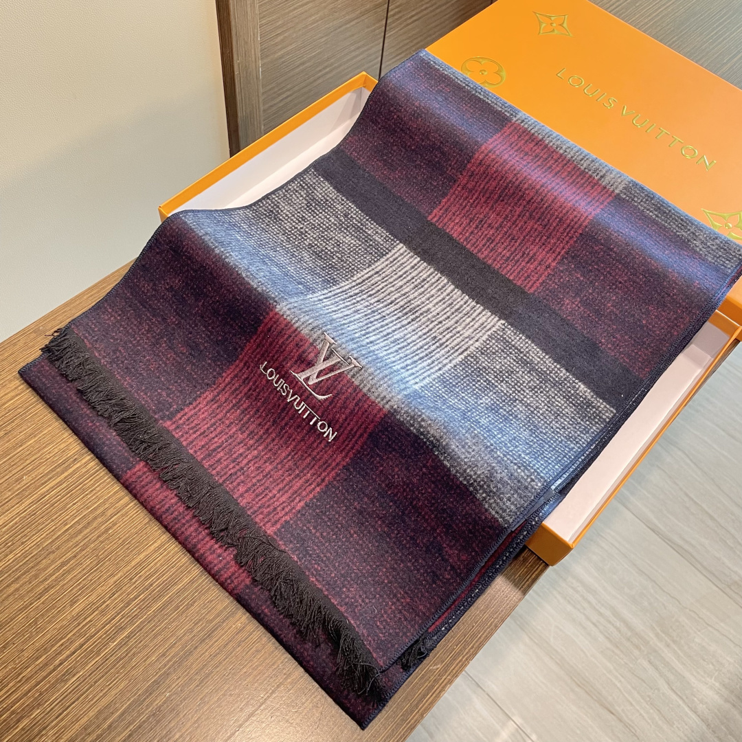 超级大爆款专柜同步 经典设计完美，若隐若现的lv标志，强烈推荐手慢无‼️千万别去专柜买‼️代购就要380