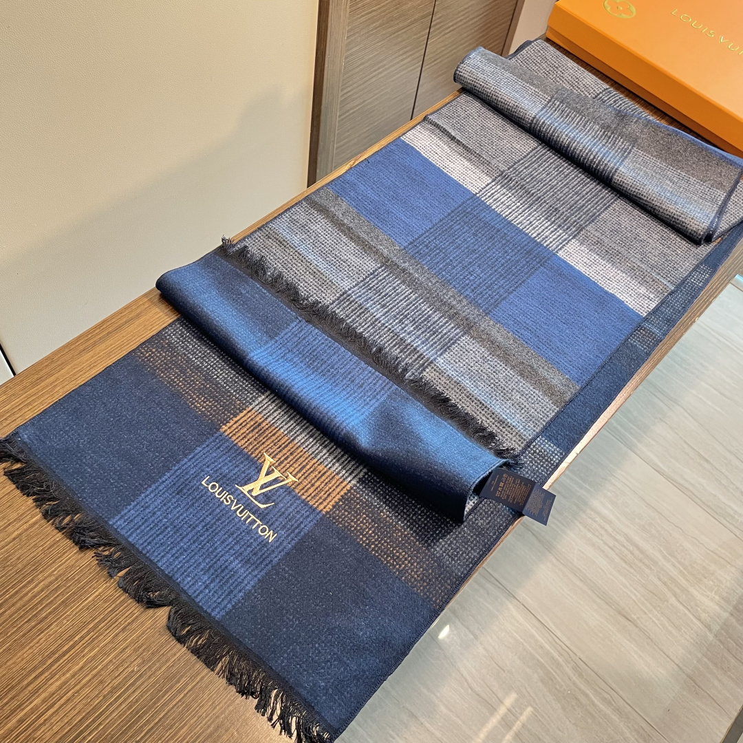 超级大爆款专柜同步 经典设计完美，若隐若现的lv标志，强烈推荐手慢无‼️千万别去专柜买‼️代购就要380