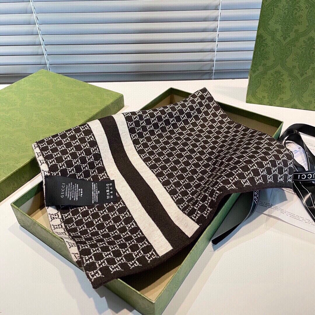 专柜最新款💨古奇火爆来袭💥🎊顶级色织工艺。此工艺只有大牌纯正代工厂才有的工艺‼️100%顶级针织加羊绒👐