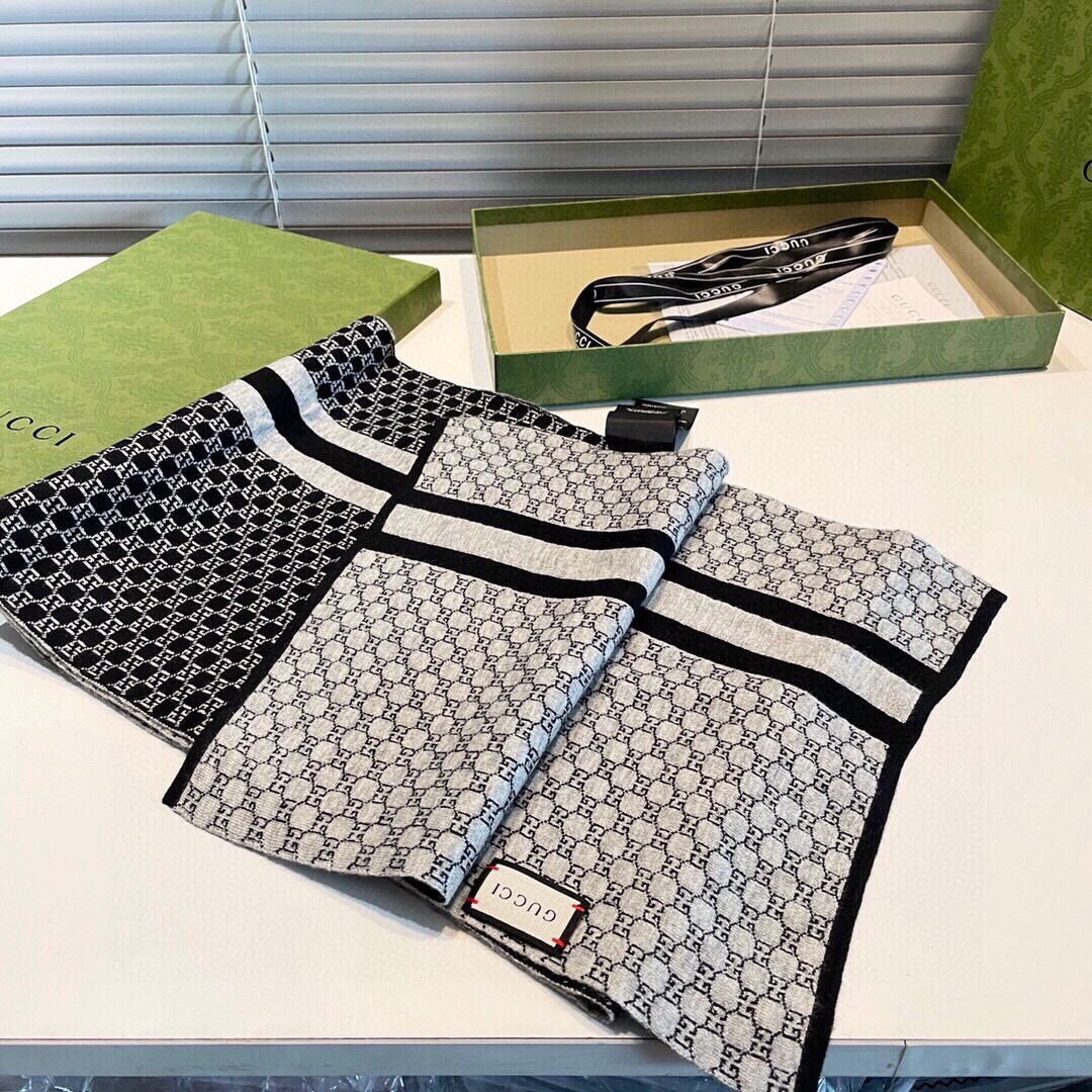 专柜最新款💨古奇火爆来袭💥🎊顶级色织工艺。此工艺只有大牌纯正代工厂才有的工艺‼️100%顶级针织加羊绒👐