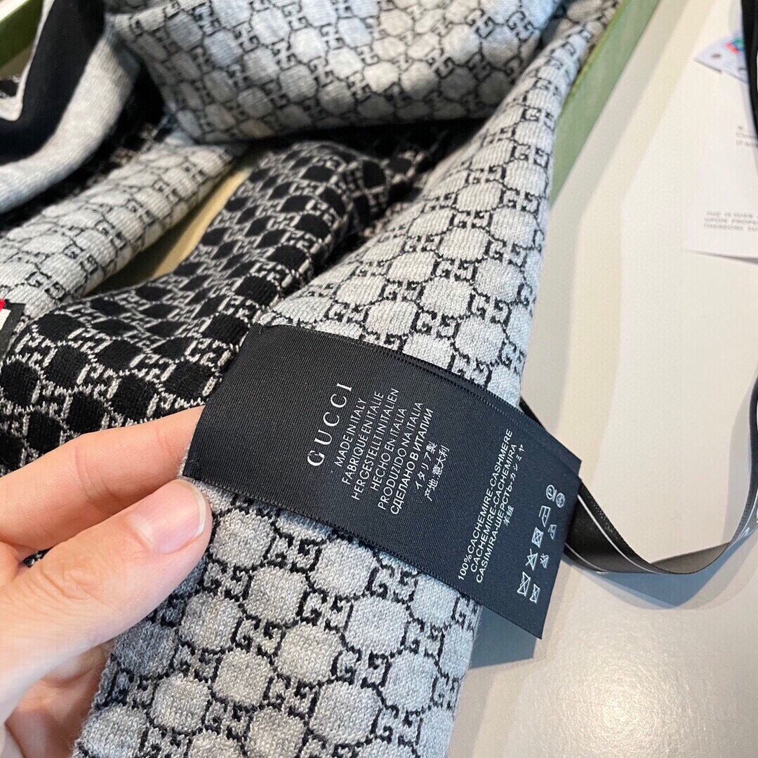 专柜最新款💨古奇火爆来袭💥🎊顶级色织工艺。此工艺只有大牌纯正代工厂才有的工艺‼️100%顶级针织加羊绒👐