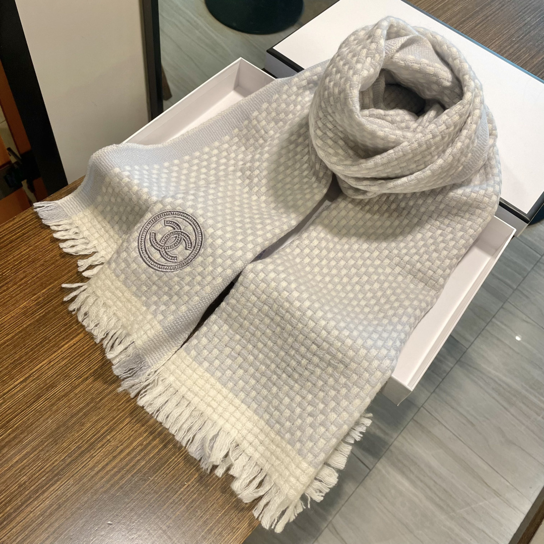 新款 搭配利器🆕🆕 香奈儿系列货 专供viP 产品 ♥顶级苏格兰进口绵羊毛 纹路织法使围巾赋有弹性且柔软