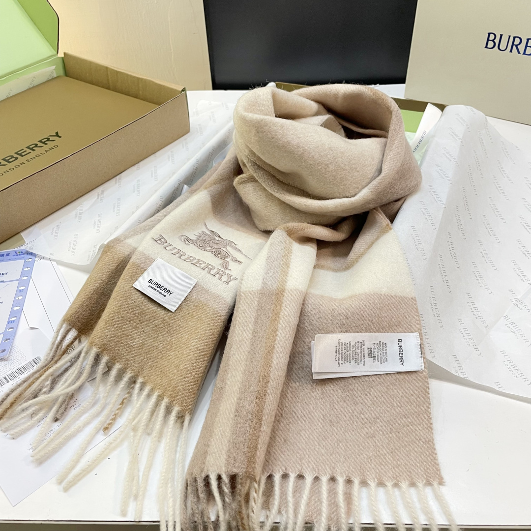 巴宝利国际品牌时尚男女士围巾上市。。✨霸气休闲为一体[鼓掌][鼓掌]顶级羊绒+精细刺绣 32*180标准