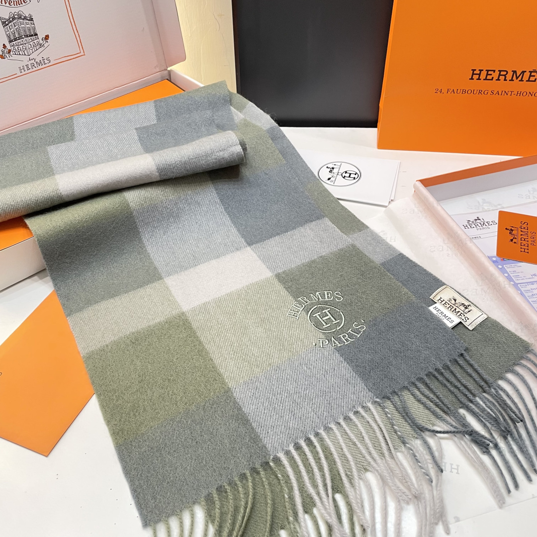 爆款推荐⚠️爱马仕好看到尖叫‼️顶级山羊绒款☀☁️‼️💯非常赞的情侣款围巾💟💟💟此款是专柜限量款👍💋顶级