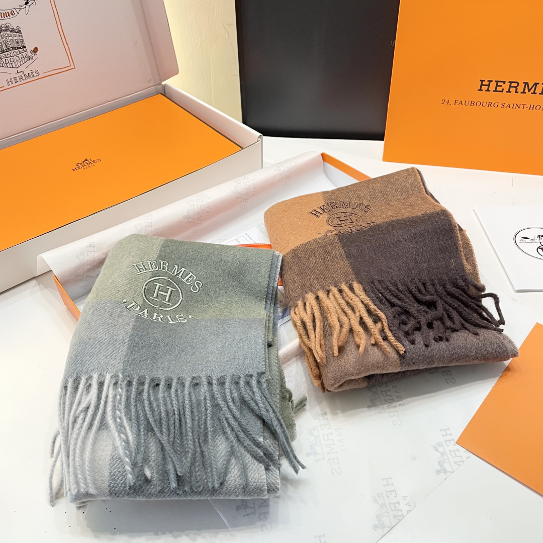 爆款推荐⚠️爱马仕好看到尖叫‼️顶级山羊绒款☀☁️‼️💯非常赞的情侣款围巾💟💟💟此款是专柜限量款👍💋顶级