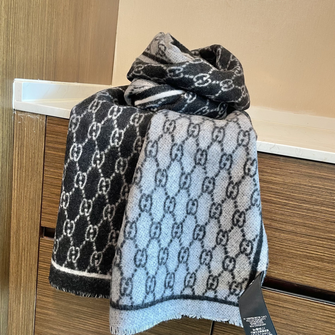 古奇【双G提花双面】款式经典，男女都可以 大方时髦，不过时，随便什么时候拿出来戴都好看。Gucci这款限