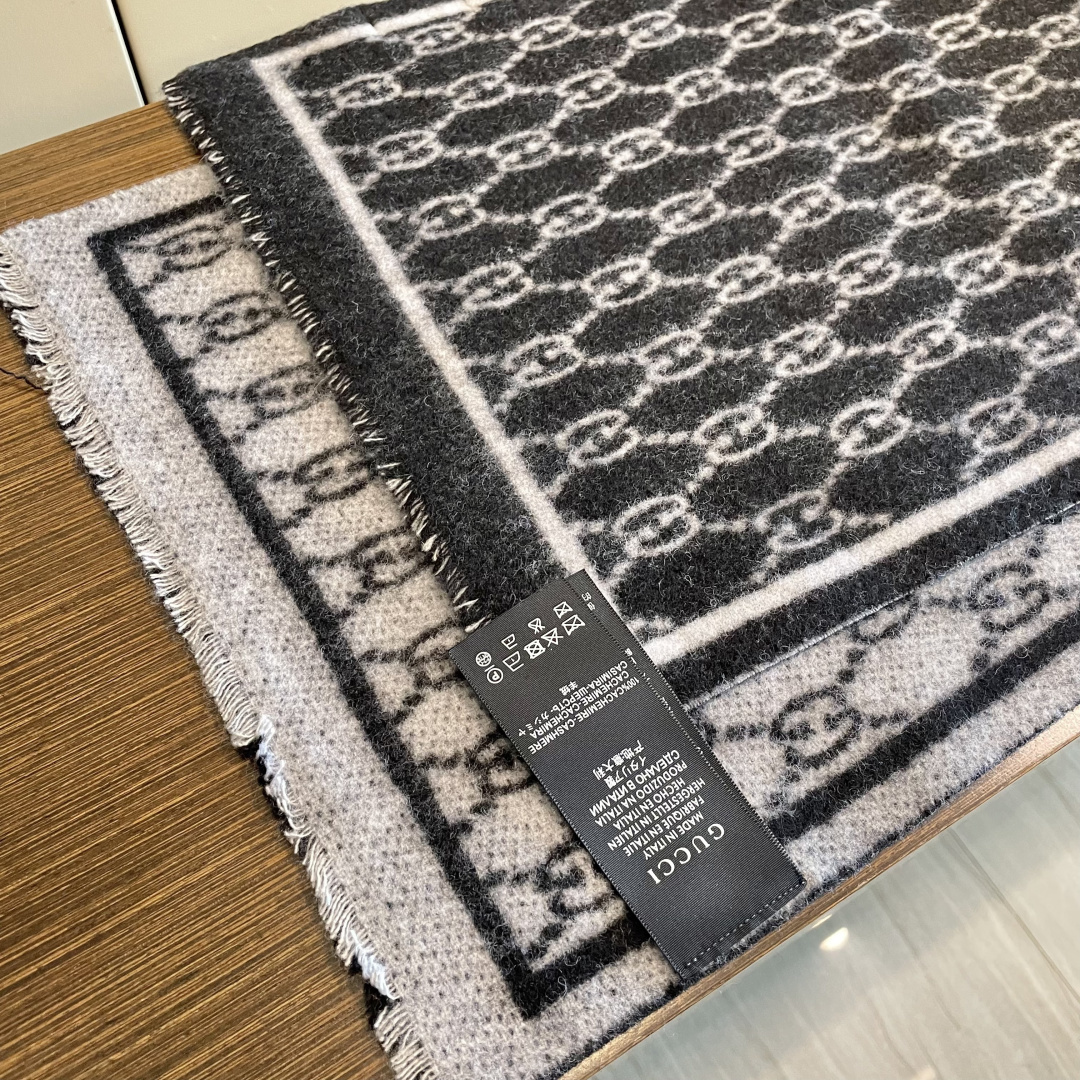 古奇【双G提花双面】款式经典，男女都可以 大方时髦，不过时，随便什么时候拿出来戴都好看。Gucci这款限