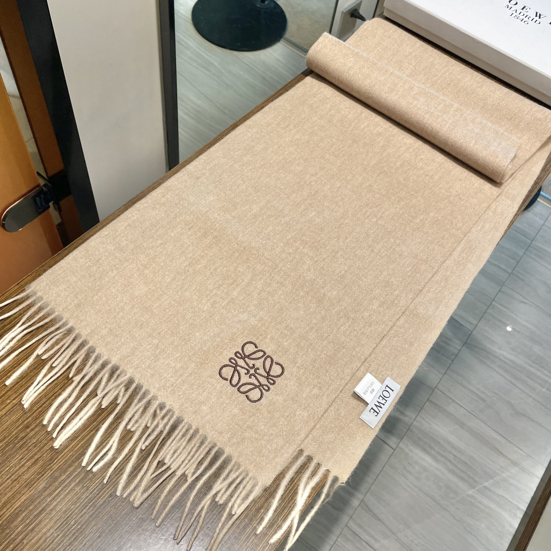 Loewe罗意威今年最新的订单(讲真，送人自用百分推荐)SviP推荐(自留.品质绝对放心).真心觉得可以