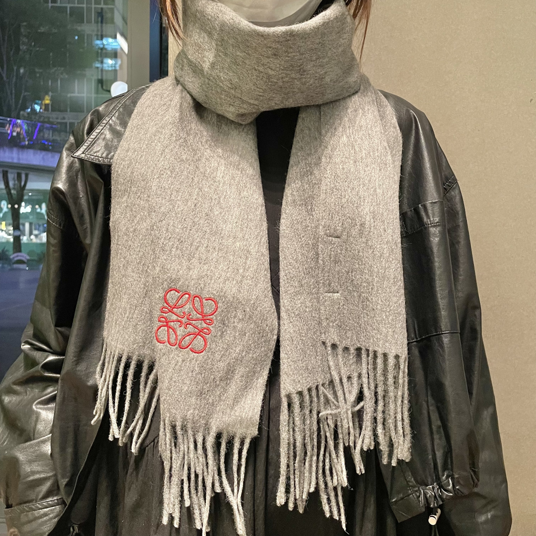 Loewe罗意威今年最新的订单(讲真，送人自用百分推荐)SviP推荐(自留.品质绝对放心).真心觉得可以