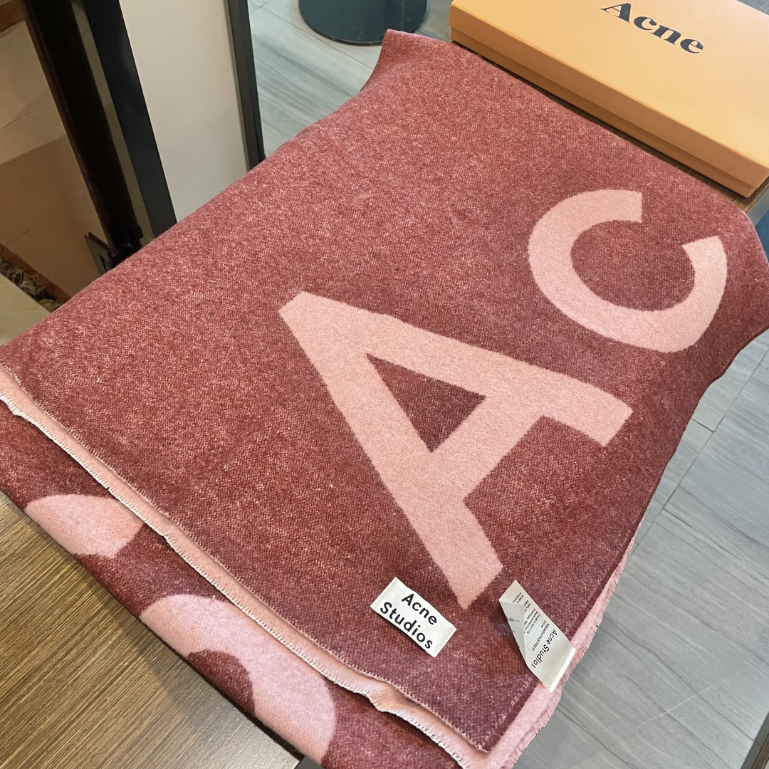 【acne大字母披肩】今年最热的款 🚨🚨原单原厂出品 超级大logo 🎆🎆双面三色纱提花工艺 🎟🎟波普艺