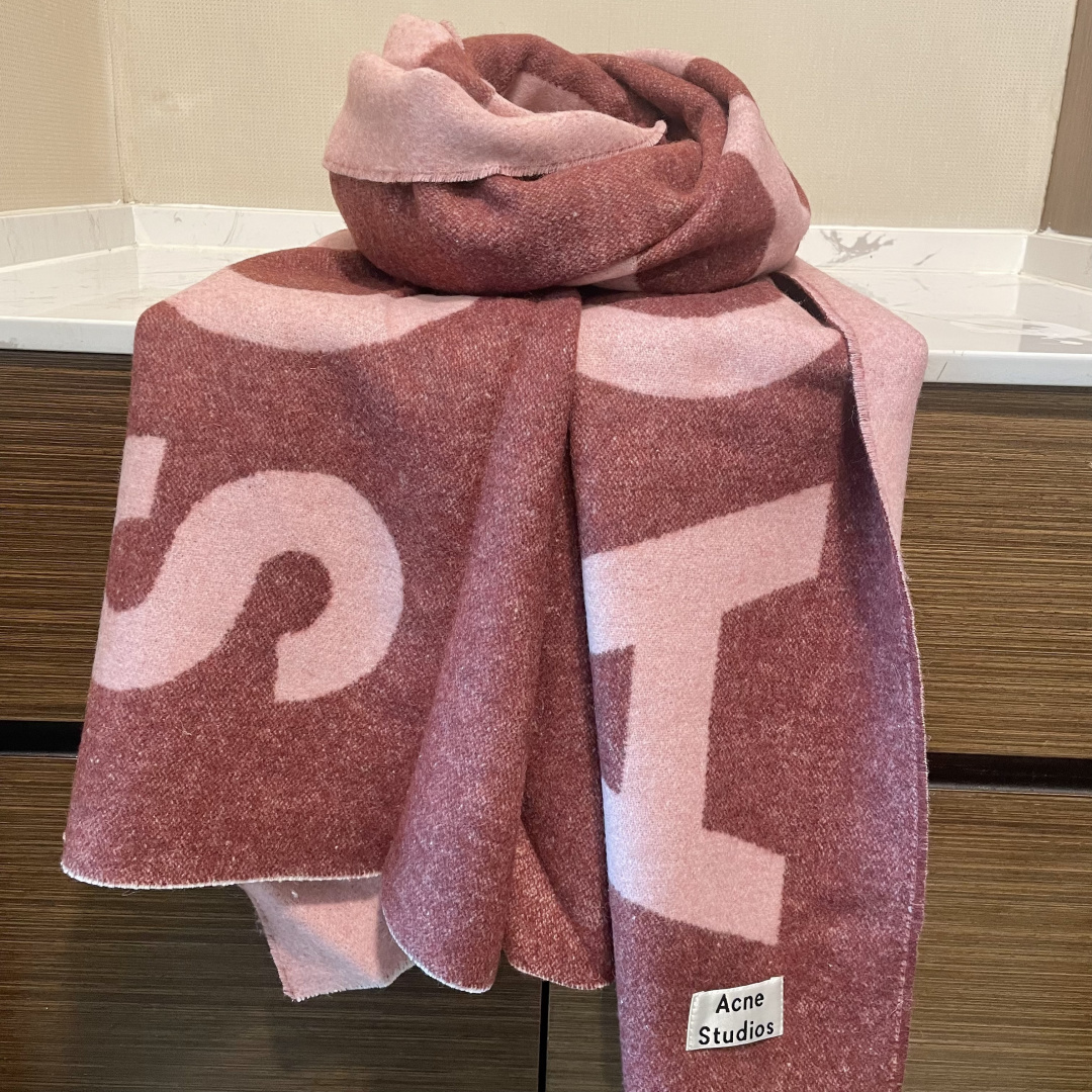 【acne大字母披肩】今年最热的款 🚨🚨原单原厂出品 超级大logo 🎆🎆双面三色纱提花工艺 🎟🎟波普艺