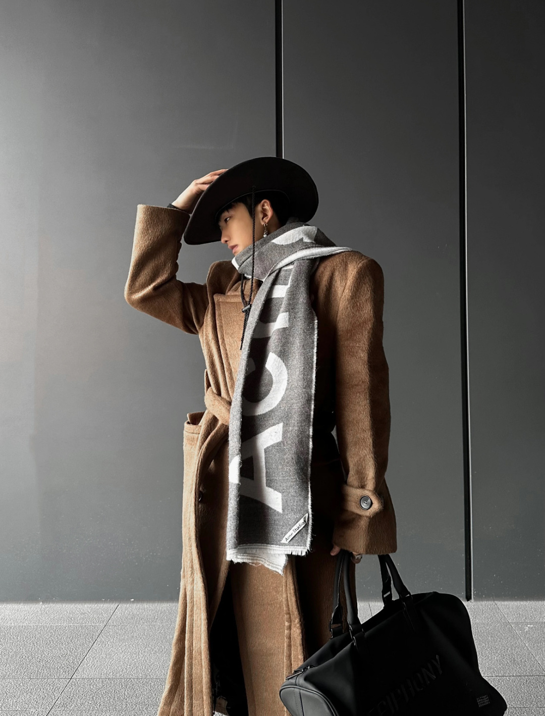 【acne大字母披肩】今年最热的款 🚨🚨原单原厂出品 超级大logo 🎆🎆双面三色纱提花工艺 🎟🎟波普艺