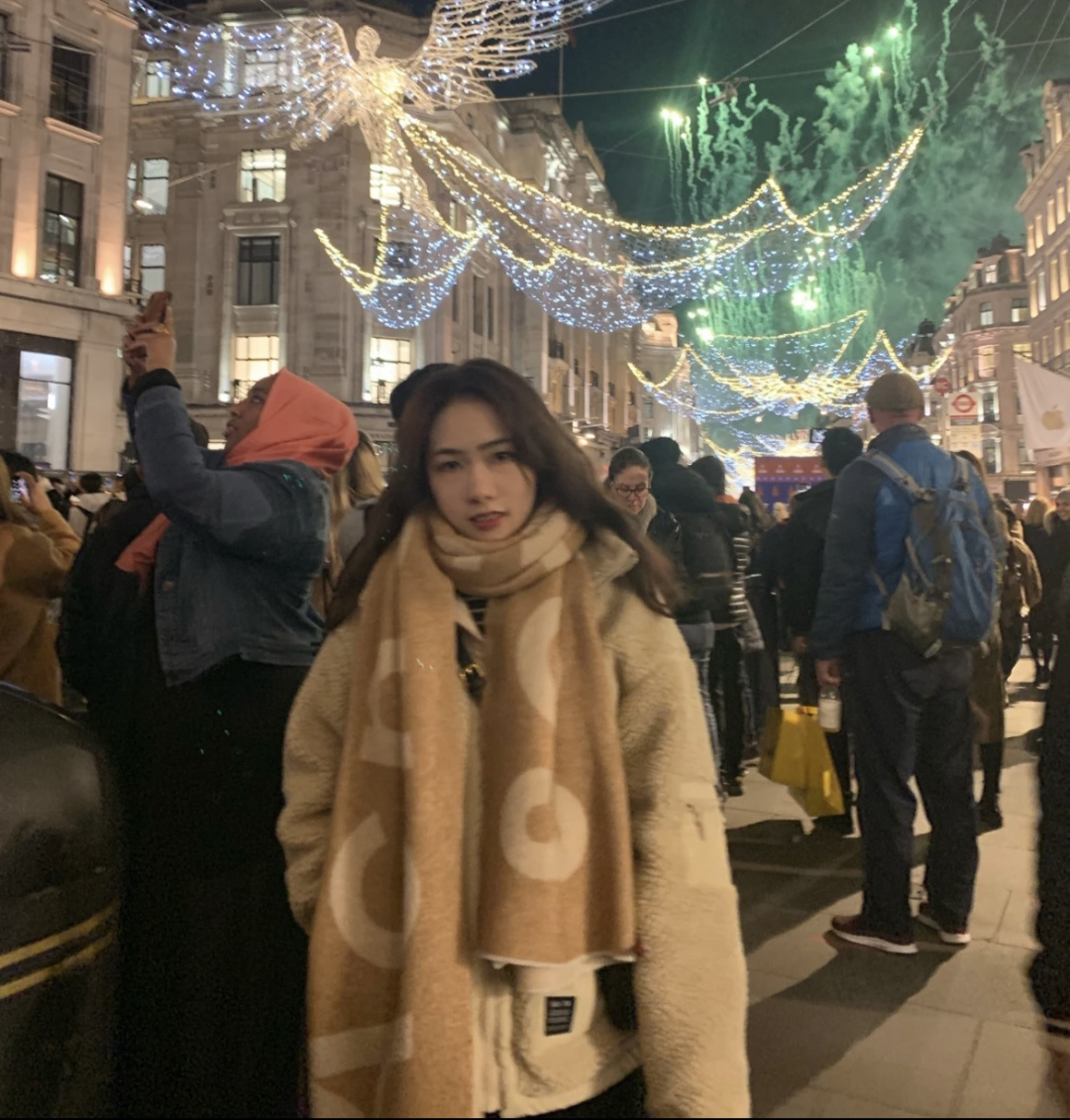 【acne大字母披肩】今年最热的款 🚨🚨原单原厂出品 超级大logo 🎆🎆双面三色纱提花工艺 🎟🎟波普艺