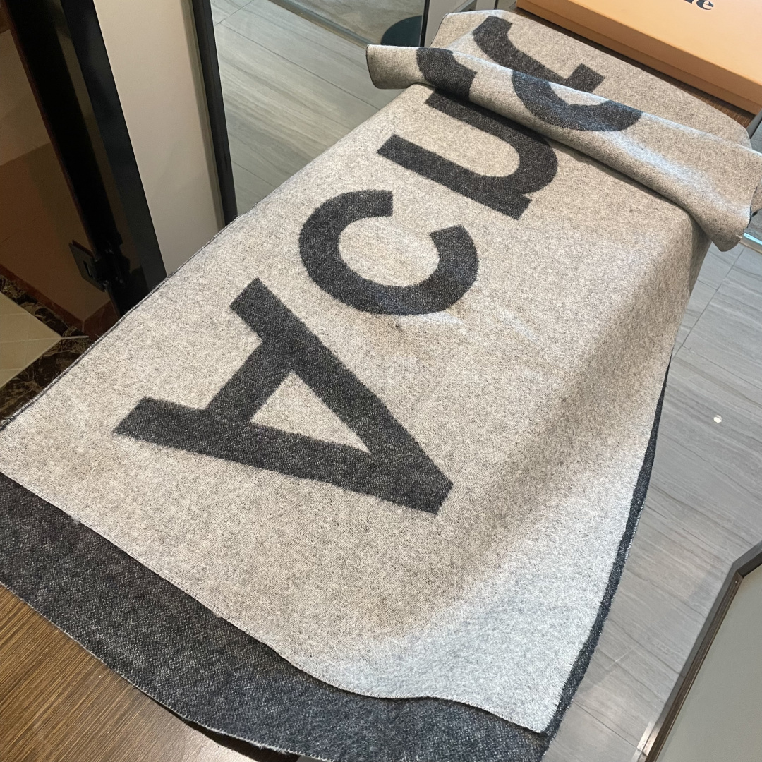 【acne大字母披肩】今年最热的款 🚨🚨原单原厂出品 超级大logo 🎆🎆双面三色纱提花工艺 🎟🎟波普艺