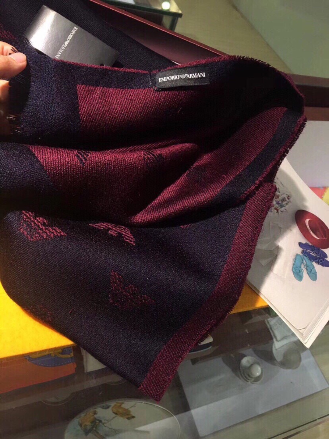 怒赞自留‼️家属福利，专柜同步在售，这个价格真的无敌超值！亲妈价格回馈~买到绝对值‼️Armani阿玛尼