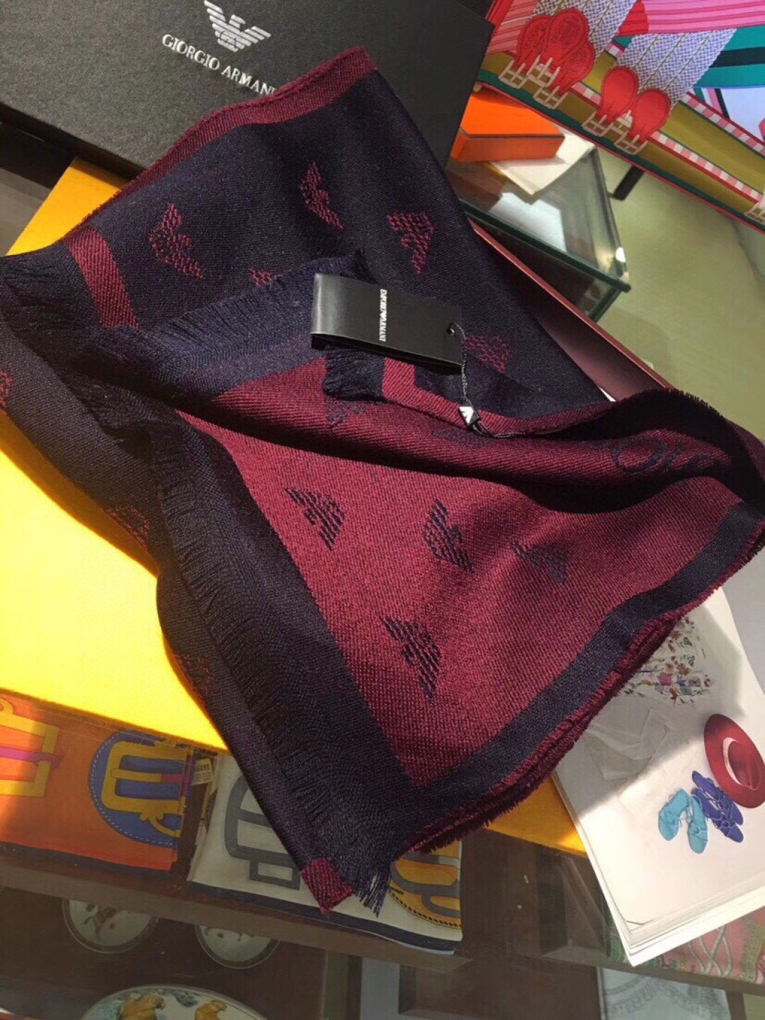 怒赞自留‼️家属福利，专柜同步在售，这个价格真的无敌超值！亲妈价格回馈~买到绝对值‼️Armani阿玛尼