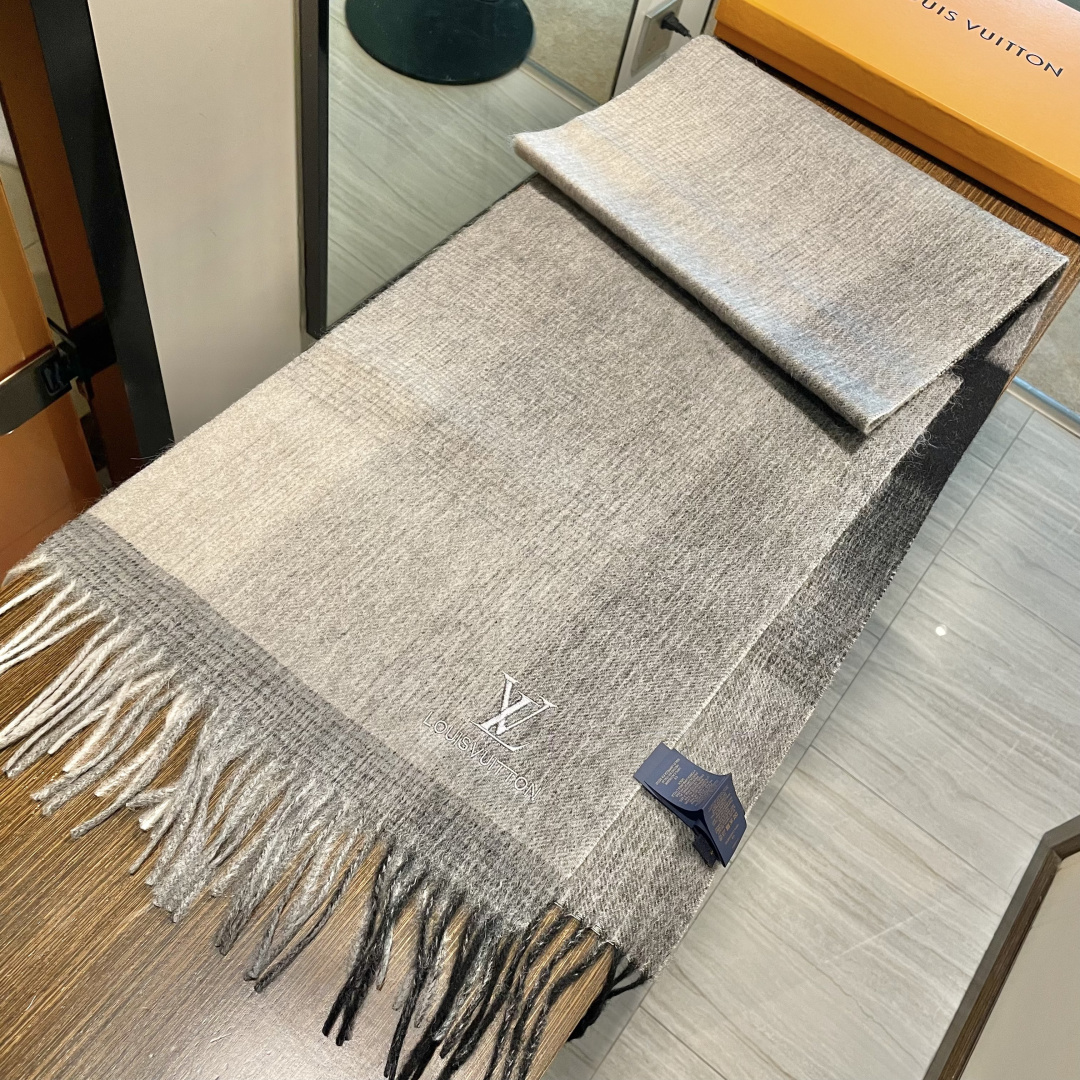 【▪️怒赞推荐‼️高端男士款~】超级无敌赞的男士羊绒围巾！！ZG同步在售，这个价格真的无敌超值！亲妈价格