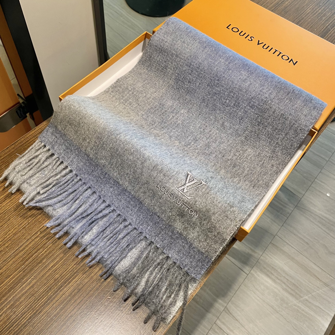 【▪️怒赞推荐‼️高端男士款~】超级无敌赞的男士羊绒围巾！！ZG同步在售，这个价格真的无敌超值！亲妈价格