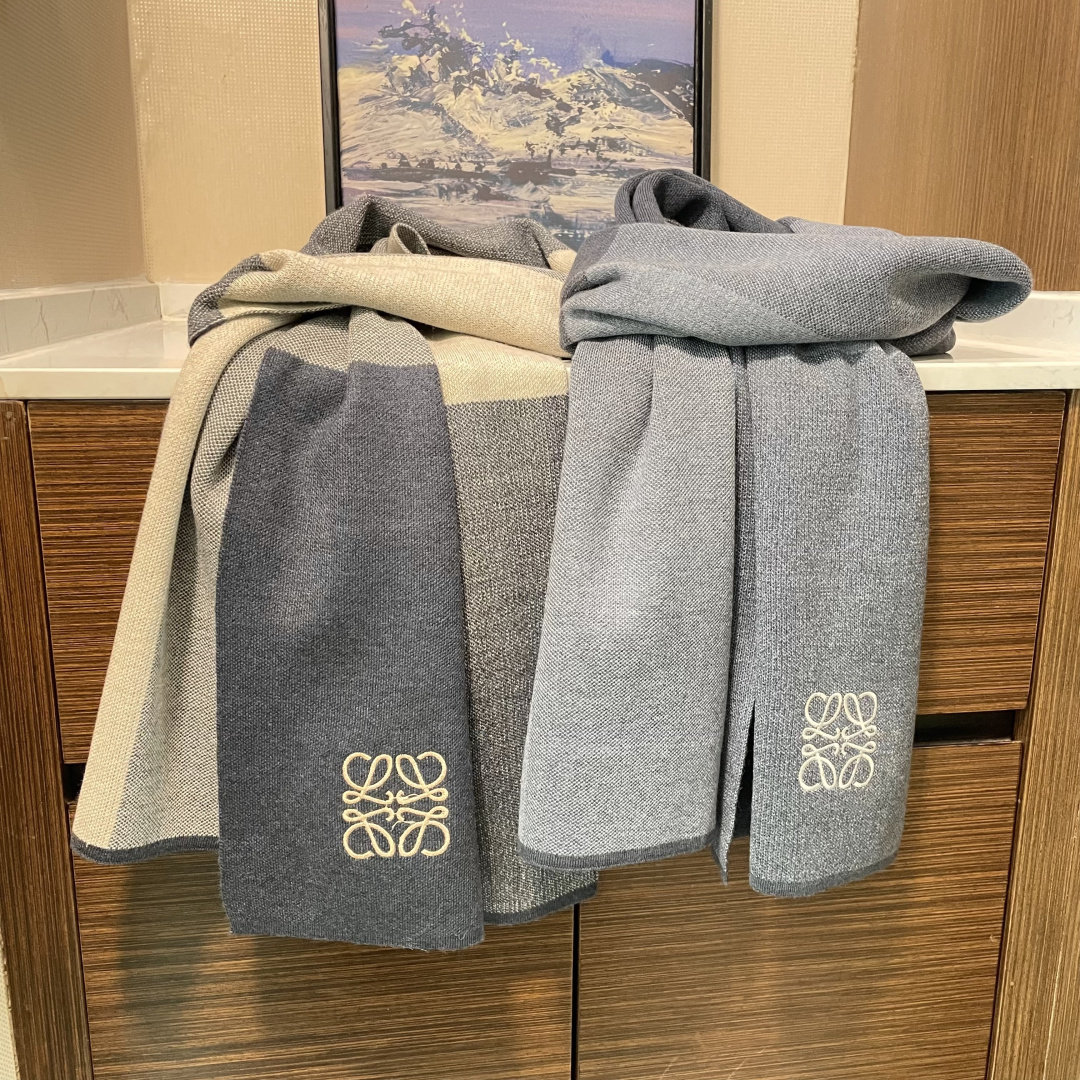 👑👑罗意威新款羊绒针织长巾‼️美翻了[流泪]御用殿堂级极品‼️新款在售 美丽至极 真的 上身极为衬肤色 