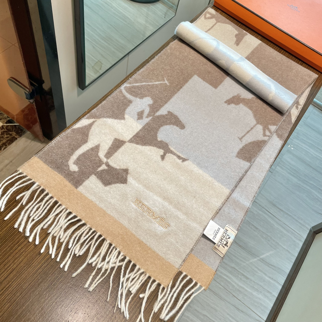 上新爱马仕男女款围巾且买且珍惜😍~都是出口订单所以比较难遇❤️东西讲究少而精😍好看的一定要收😎这款H家女