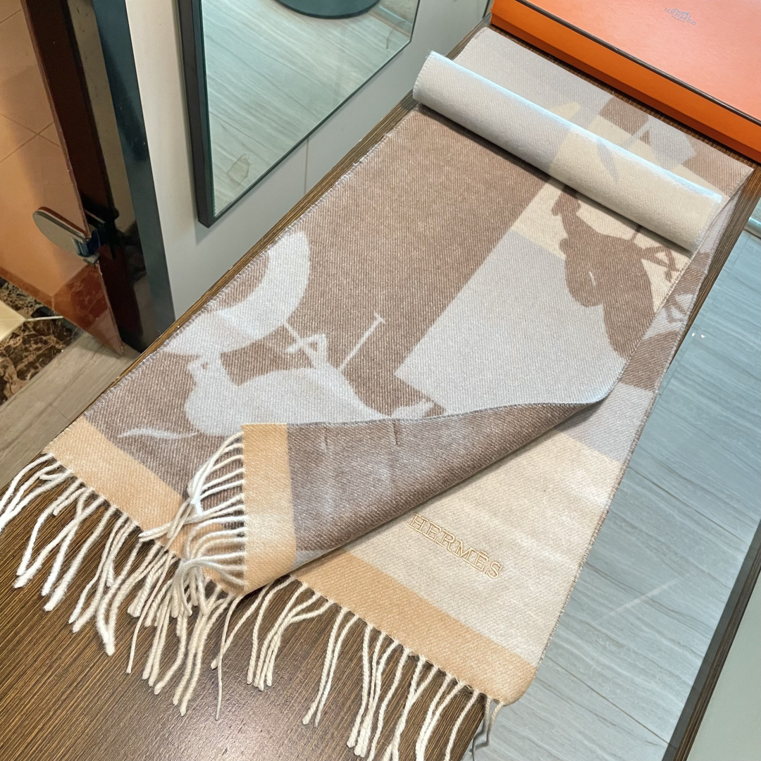 上新爱马仕男女款围巾且买且珍惜😍~都是出口订单所以比较难遇❤️东西讲究少而精😍好看的一定要收😎这款H家女