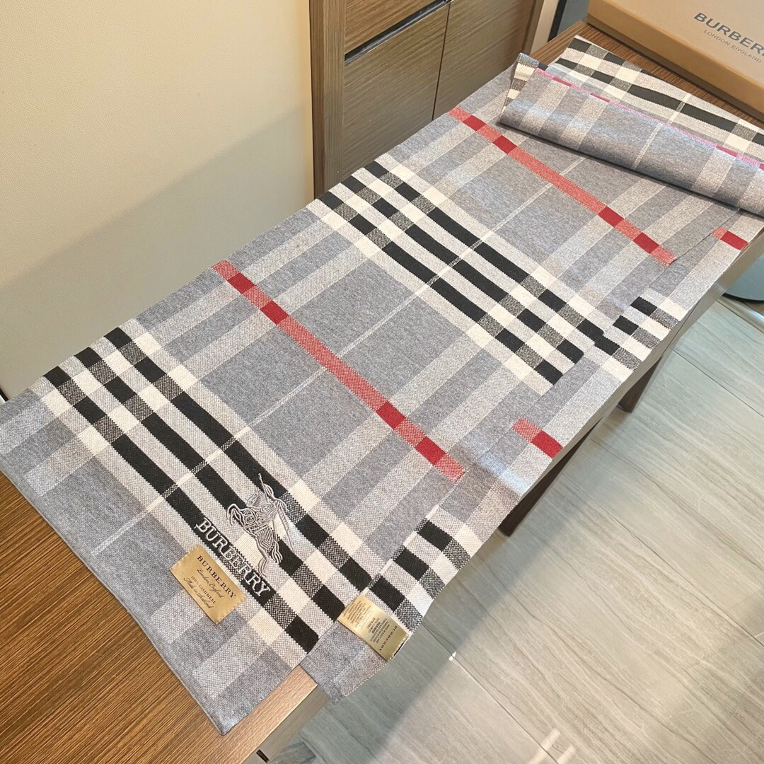 爆款上新 情侣款👍👍B家【经典战马】独家牛货🐂 奢华尽在尺寸之间，高端品质‼️具有超高羊绒品质才会被此品