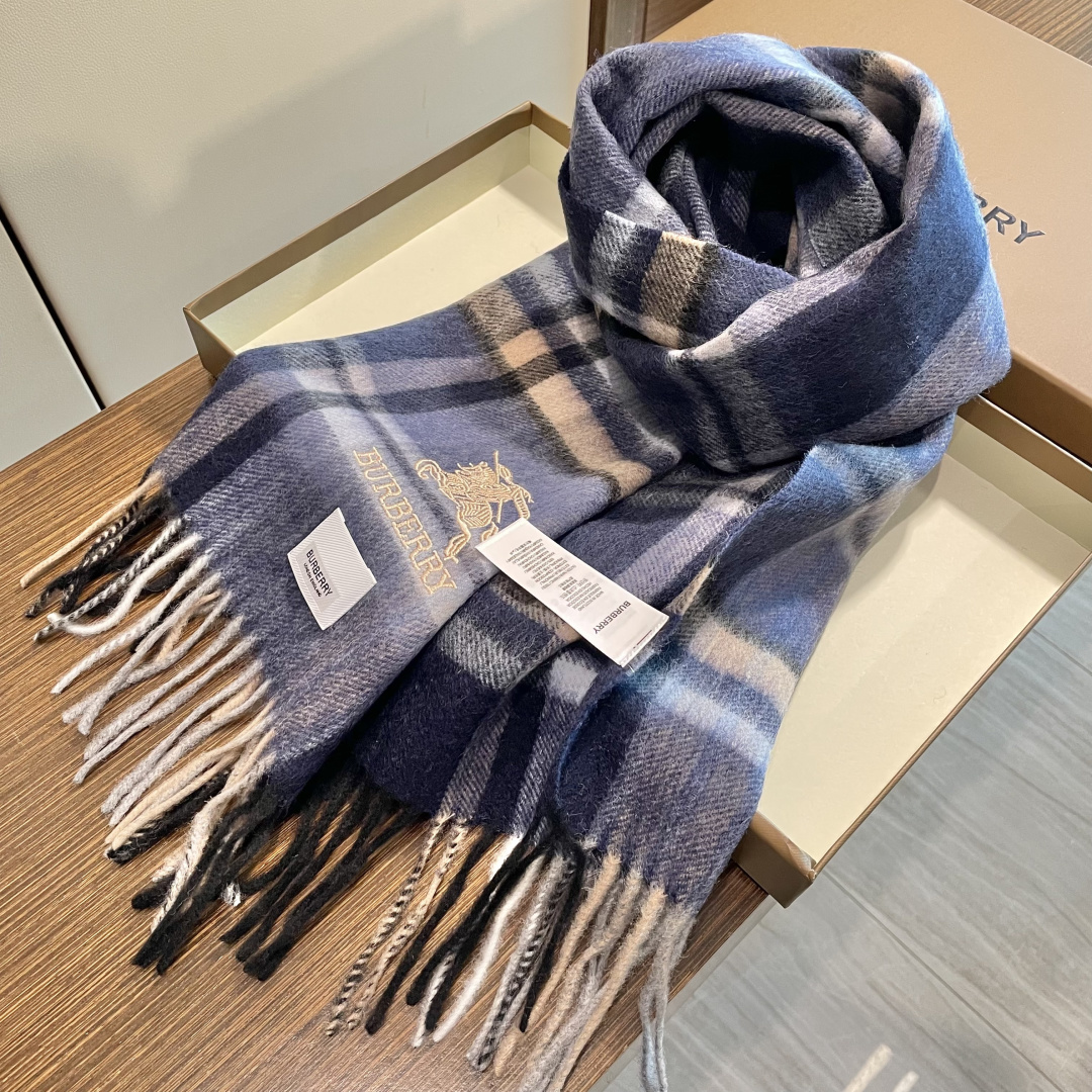 【巴宝莉】欧洲羊绒男女款发售，👊顶级原单正品尾货🌲，明星同款，🎩优雅温和的时尚之美，穿上有型，🆚在任何场