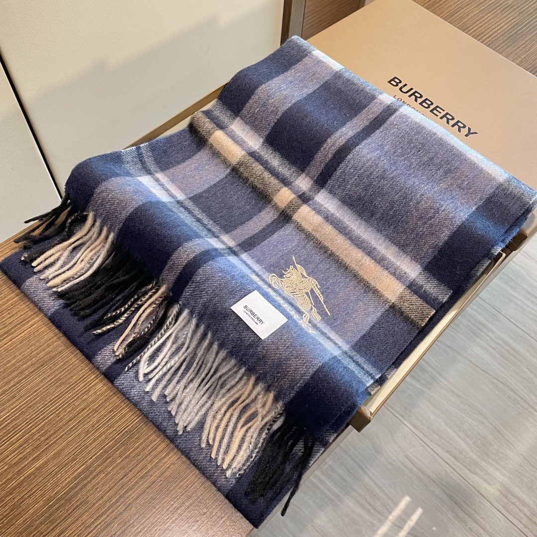 【巴宝莉】欧洲羊绒男女款发售，👊顶级原单正品尾货🌲，明星同款，🎩优雅温和的时尚之美，穿上有型，🆚在任何场