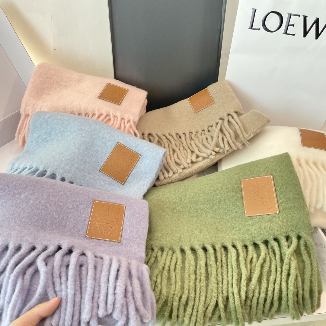 罗意威超美新款马海毛围巾！超级推荐入手！】质感好货！主打的马海毛围巾~据说超难买哦！！打了好多次版！终于