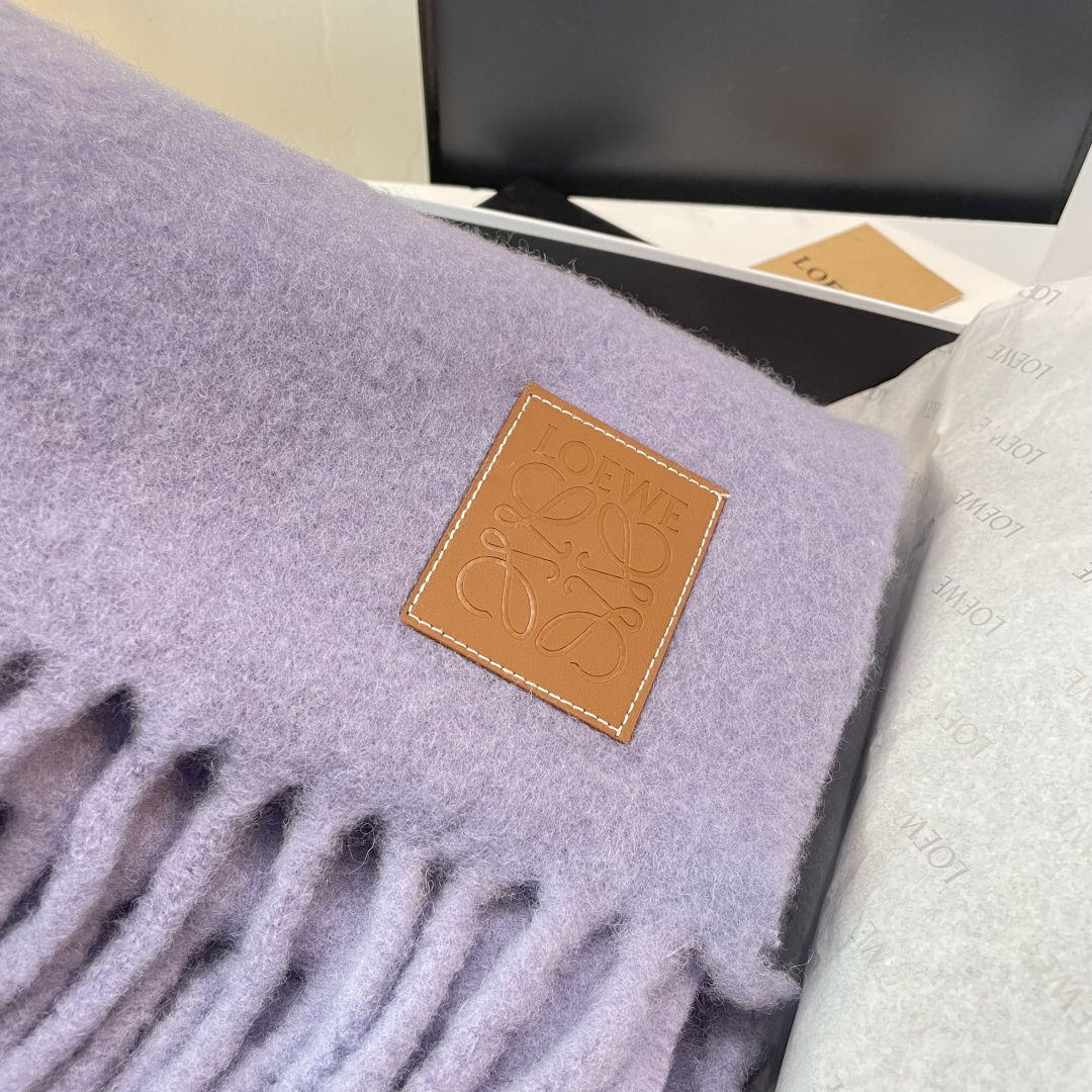 罗意威超美新款马海毛围巾！超级推荐入手！】质感好货！主打的马海毛围巾~据说超难买哦！！打了好多次版！终于