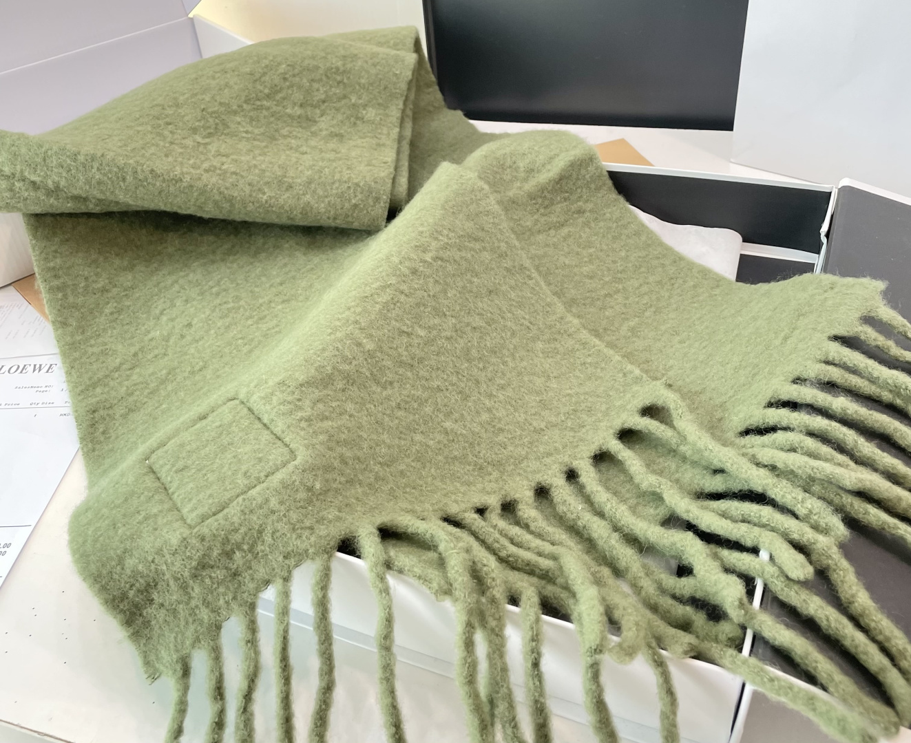 罗意威超美新款马海毛围巾！超级推荐入手！】质感好货！主打的马海毛围巾~据说超难买哦！！打了好多次版！终于