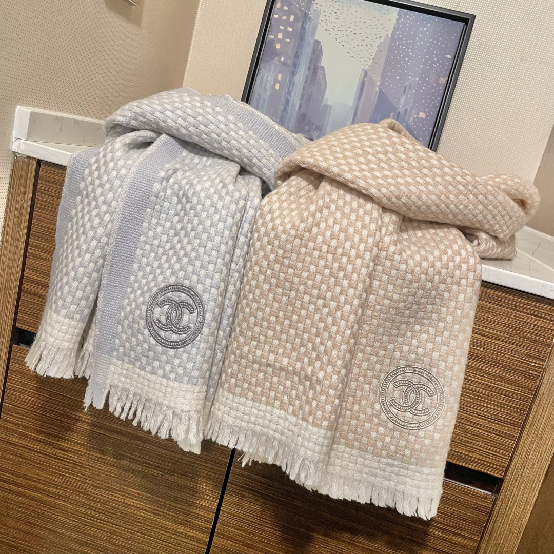 新款 搭配利器🆕🆕 香奈儿系列货 专供viP 产品 ♥顶级苏格兰进口绵羊毛 纹路织法使围巾赋有弹性且柔软