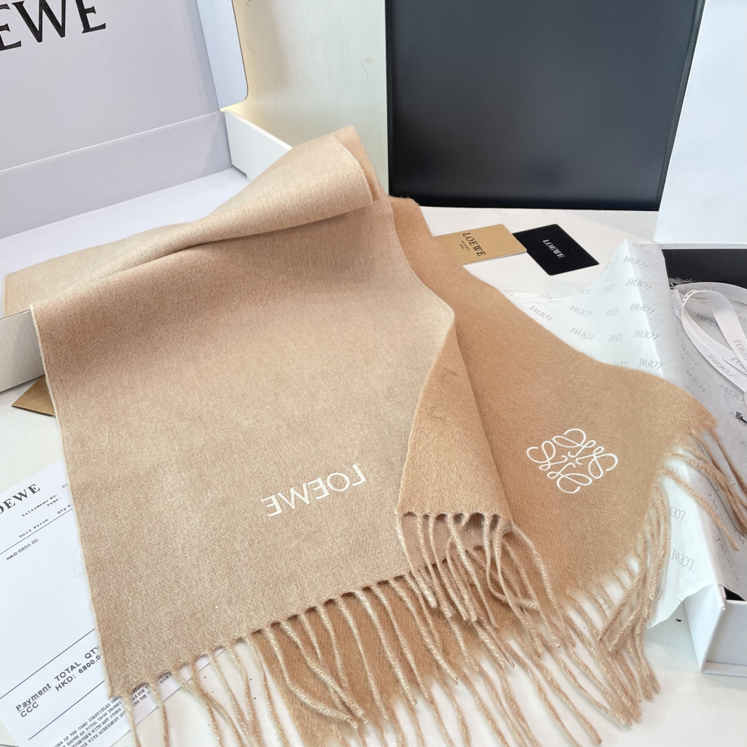 👑👑顶级原单中性款‼️罗意威 很幸運拿到這個品牌的東西，真的不多見，很少在國內做訂單，款式真的少的可怜❗