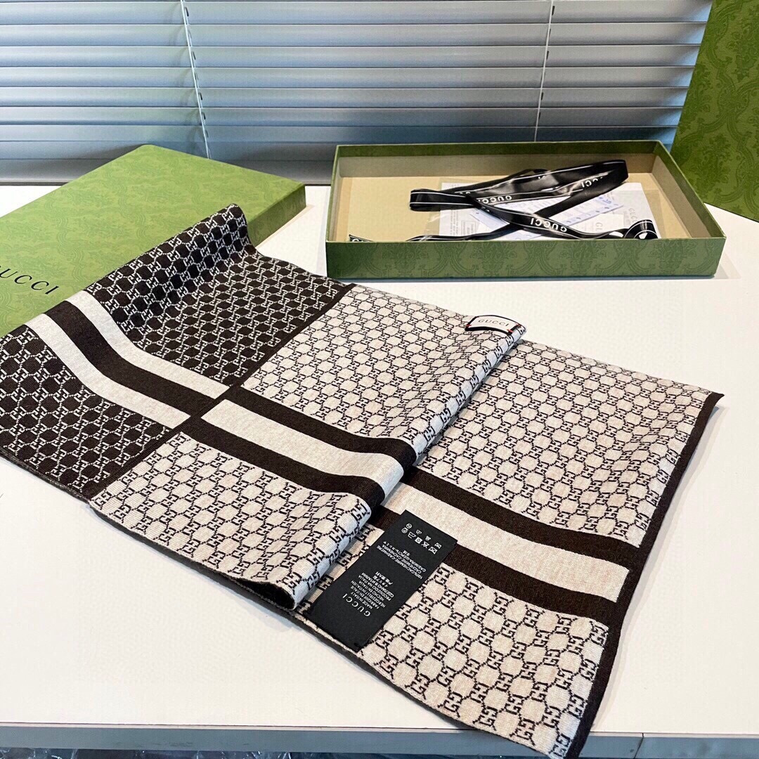 专柜最新款💨古奇火爆来袭💥🎊顶级色织工艺。此工艺只有大牌纯正代工厂才有的工艺‼️100%顶级针织加羊绒👐