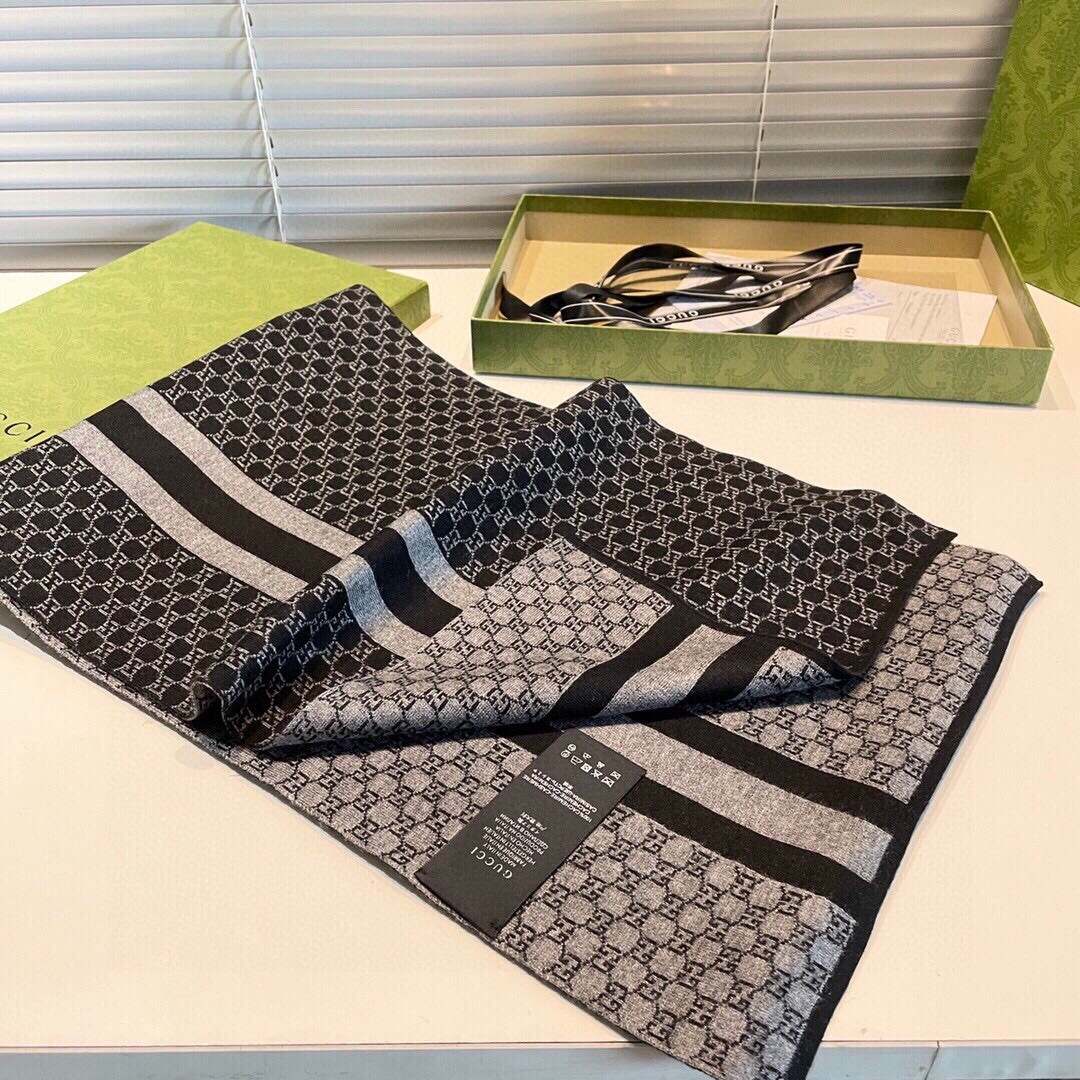 专柜最新款💨古奇火爆来袭💥🎊顶级色织工艺。此工艺只有大牌纯正代工厂才有的工艺‼️100%顶级针织加羊绒👐