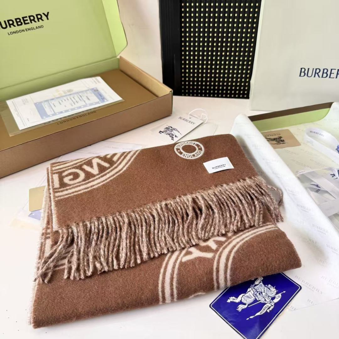 巴宝莉 秋冬新品！！看到了围巾的天花板👇巴宝莉BURBERRY！双面双色羊毛围巾圆环logo设计100%