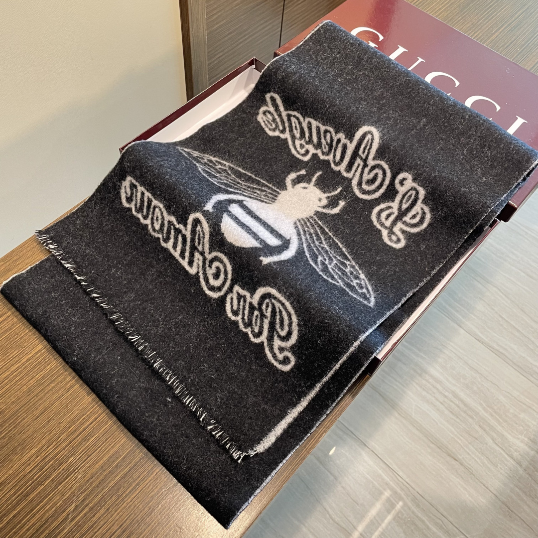 古奇【双G提花双面】款式经典，男女都可以 大方时髦，不过时，随便什么时候拿出来戴都好看。Gucci这款限