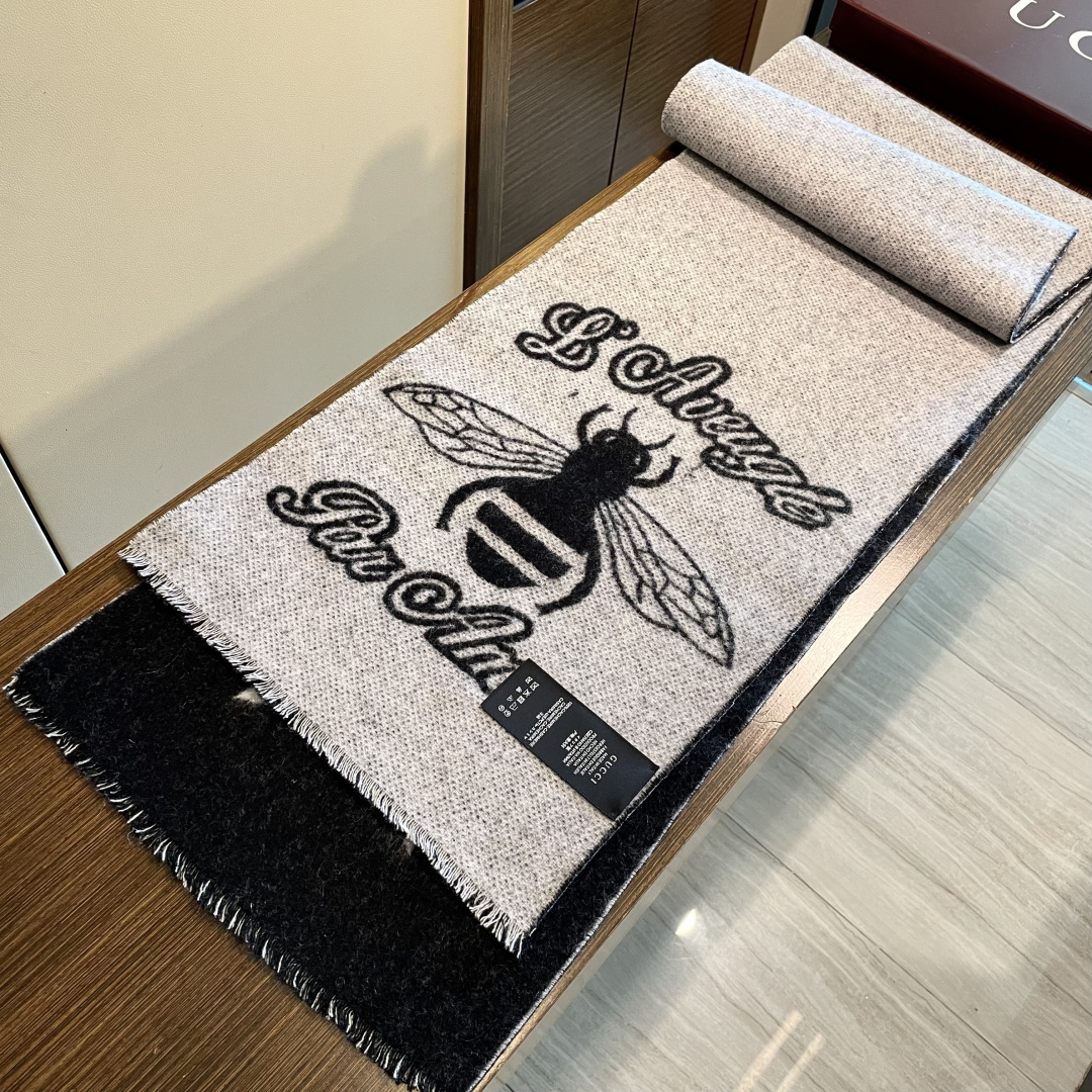 古奇【双G提花双面】款式经典，男女都可以 大方时髦，不过时，随便什么时候拿出来戴都好看。Gucci这款限