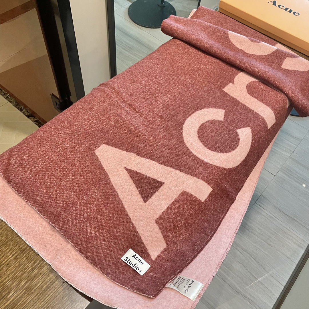 【acne大字母披肩】今年最热的款 🚨🚨原单原厂出品 超级大logo 🎆🎆双面三色纱提花工艺 🎟🎟波普艺