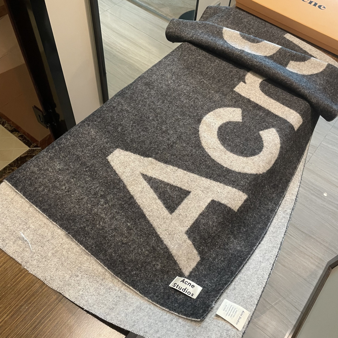 【acne大字母披肩】今年最热的款 🚨🚨原单原厂出品 超级大logo 🎆🎆双面三色纱提花工艺 🎟🎟波普艺