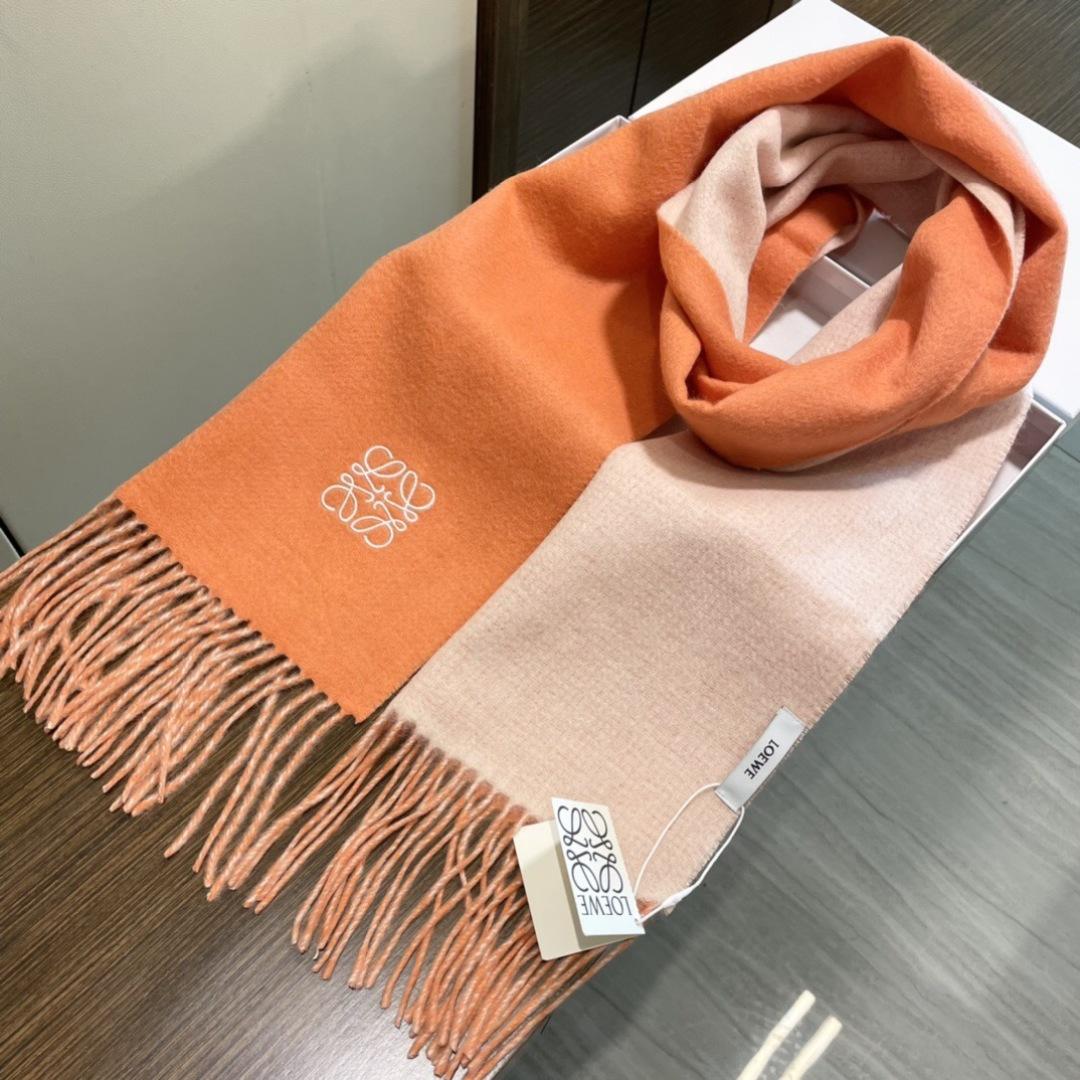 。爆款‼️顶级高尖端⚠️【LOEWE罗意威直供迪拜出口货‼️】🎀官网双面罗意威新品✨双面羊绒围巾♨️高尖
