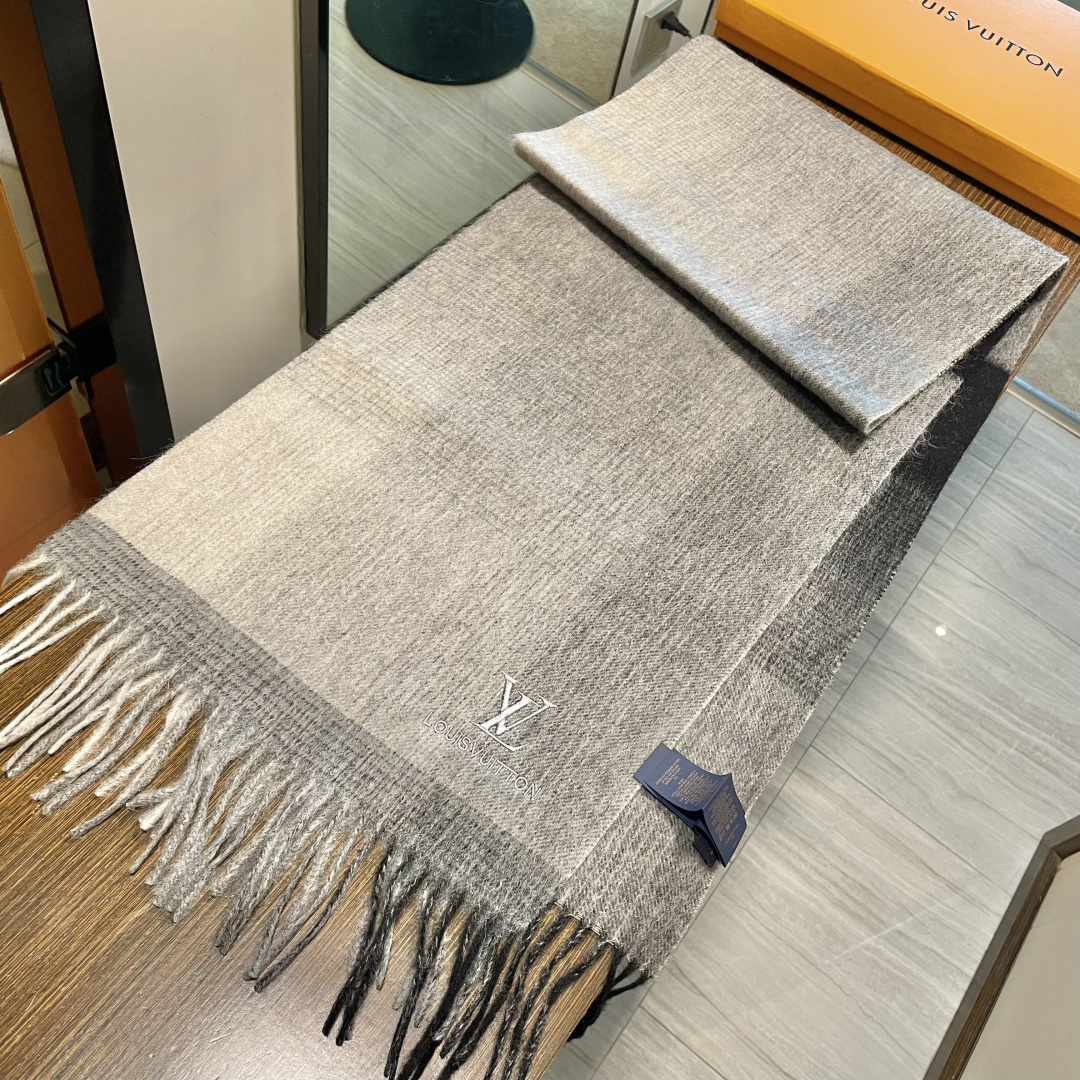 【▪️怒赞推荐‼️高端男士款~】超级无敌赞的男士羊绒围巾！！ZG同步在售，这个价格真的无敌超值！亲妈价格