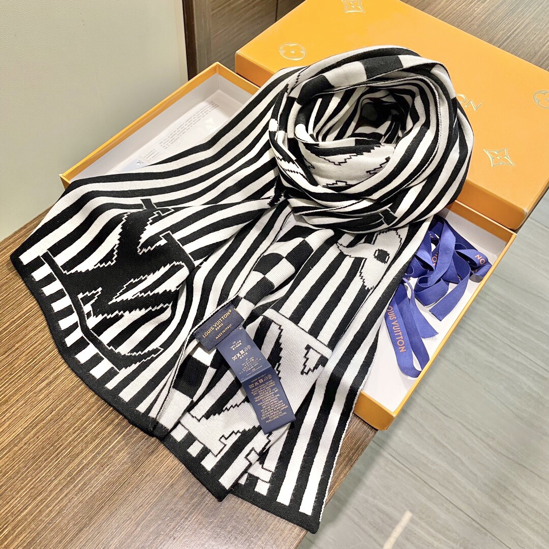 LV【男女围巾】怒赞自留，难得的高端货！家属福利！非常正的围巾~面料大爱，非常柔软细腻舒服，大气简约，超