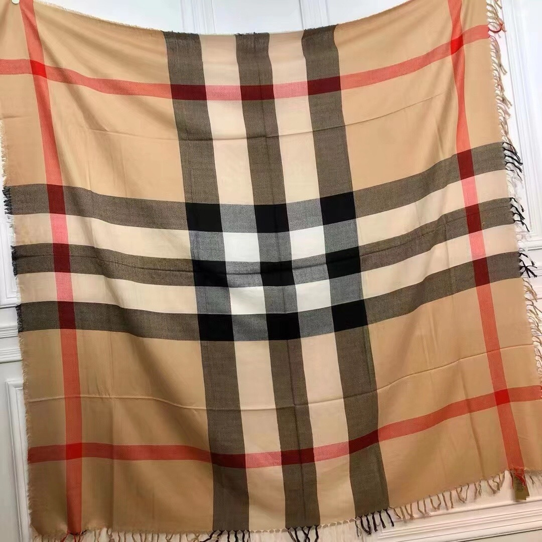期待已久的爆款到货了,巴宝莉Burberry 经典专柜款、专柜同步羊绒格子方巾披肩现货秒发 衣柜必备经典款VIP推荐 期待已久的爆款到货了,巴宝莉Burberry 经典专柜款、专柜同步羊绒格子方巾披肩现货秒发 衣柜必备经典款VIP推荐