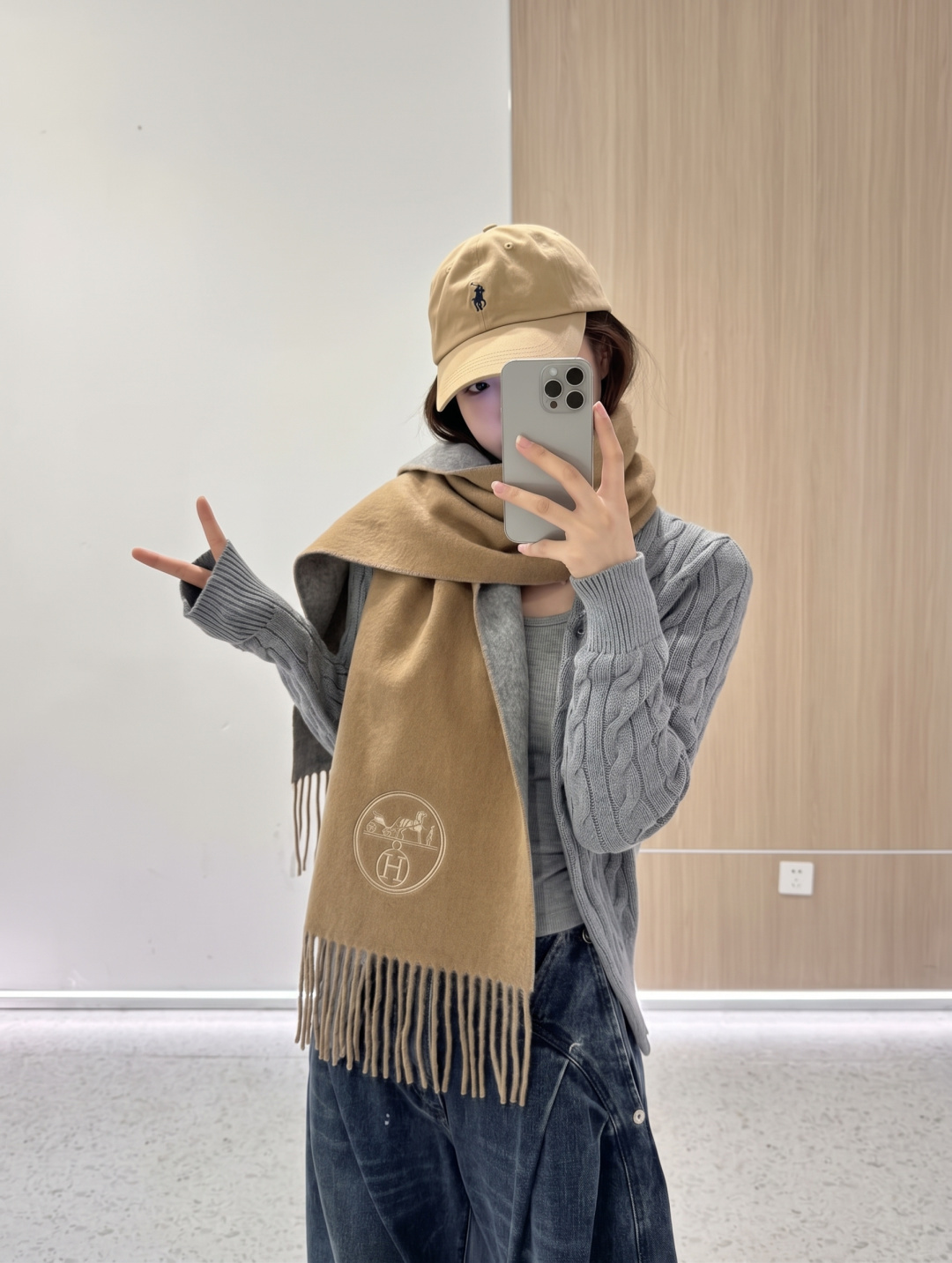 ✨✨爱马仕双面围巾❗好看的要疯掉了，太有型太有魅力了❗❗非常斯文时尚的秋冬单品！真的很喜欢，非常Classical的男款